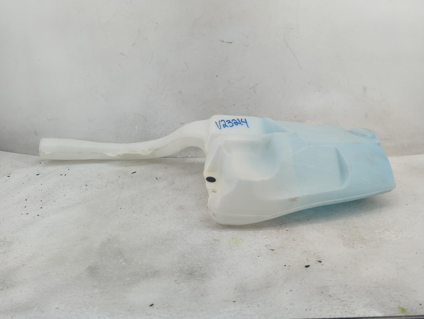 2016-2020 Ford Edge Windshield Washer Fluid Reservoir Bottle Oem - Oemusedautoparts1.com
