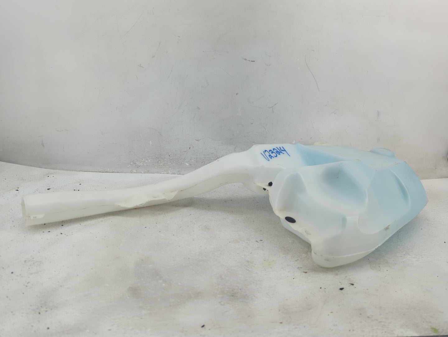 2016-2020 Ford Edge Windshield Washer Fluid Reservoir Bottle Oem - Oemusedautoparts1.com