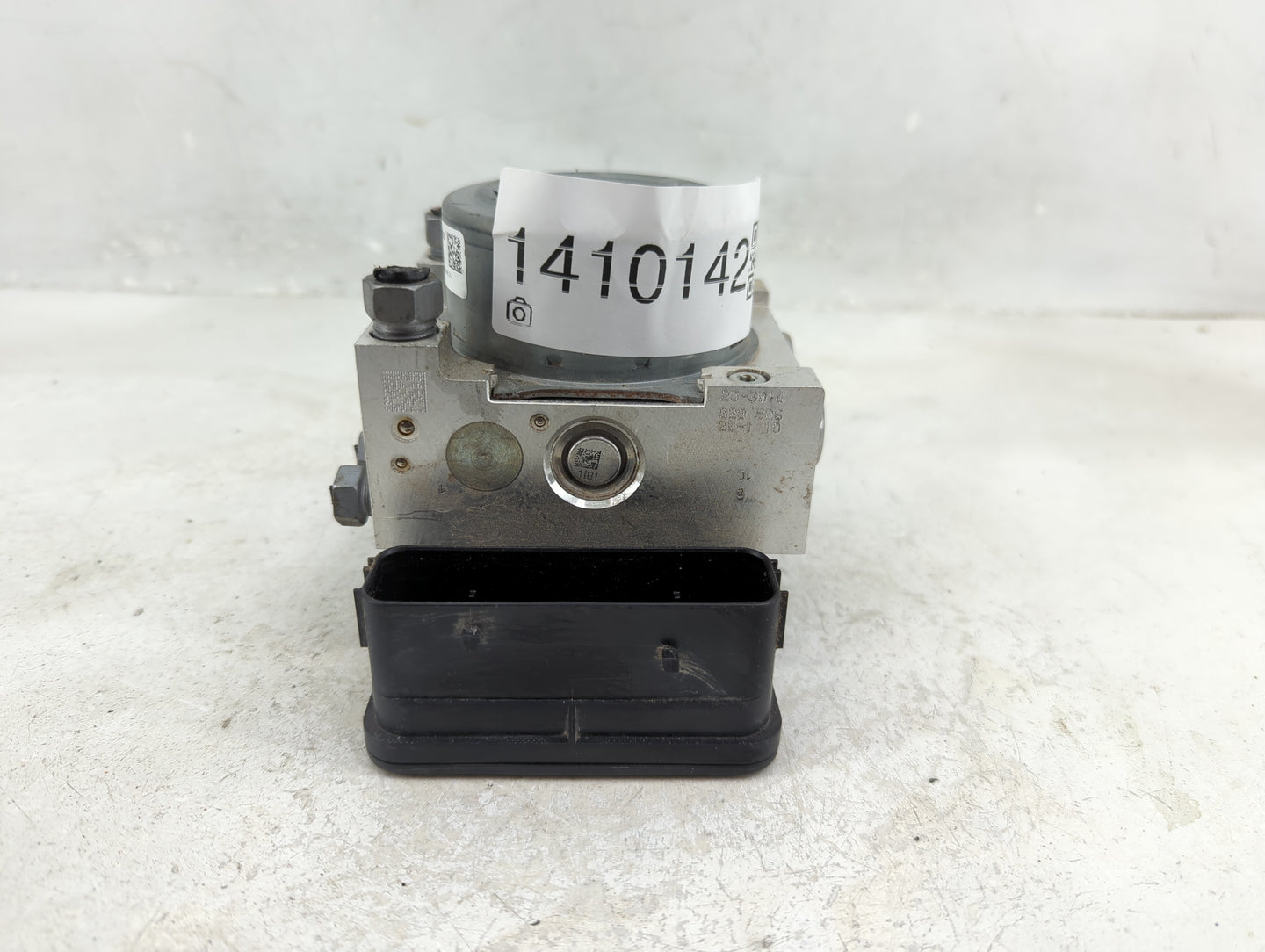 2015-2018 Ford Edge ABS Pump Control Module Replacement P/N:F2GC-2C405-AG Fits Fits 2015 2016 2017 2018 OEM Used Auto Parts 