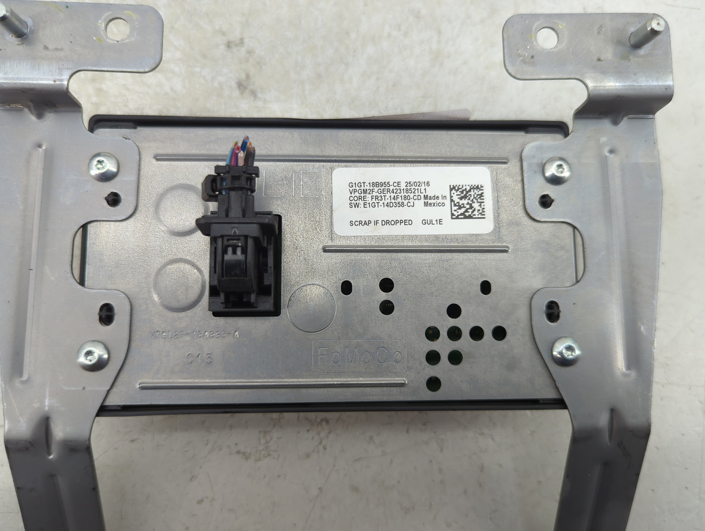 2016-2018 Ford Edge Information Display Screen - Oemusedautoparts1.com