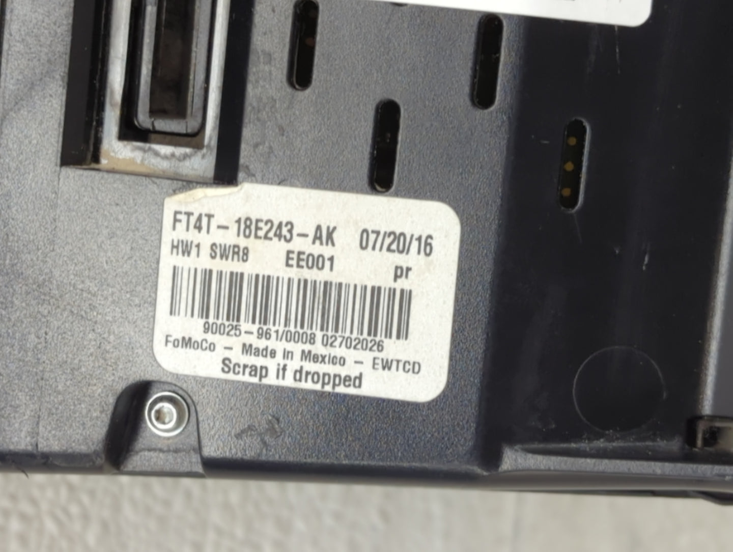 2015-2018 Ford Edge Radio AM FM Cd Player Receiver Replacement P/N:FT4T-18E243-AK Fits Fits 2015 2016 2017 2018 OEM Used Aut
