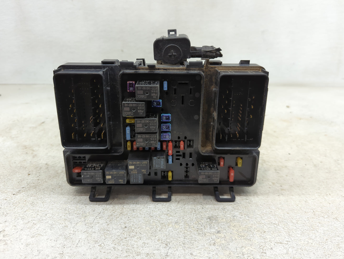 2015-2018 Ford Edge Fusebox Fuse Box Panel Relay Module P/N:G2GT14A067BB Fits Fits 2015 2016 2017 2018 OEM Used Auto Parts -