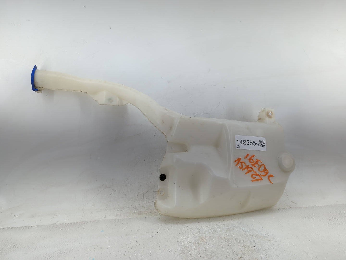 2016-2020 Ford Edge Windshield Washer Fluid Reservoir Bottle Oem White - Oemusedautoparts1.com