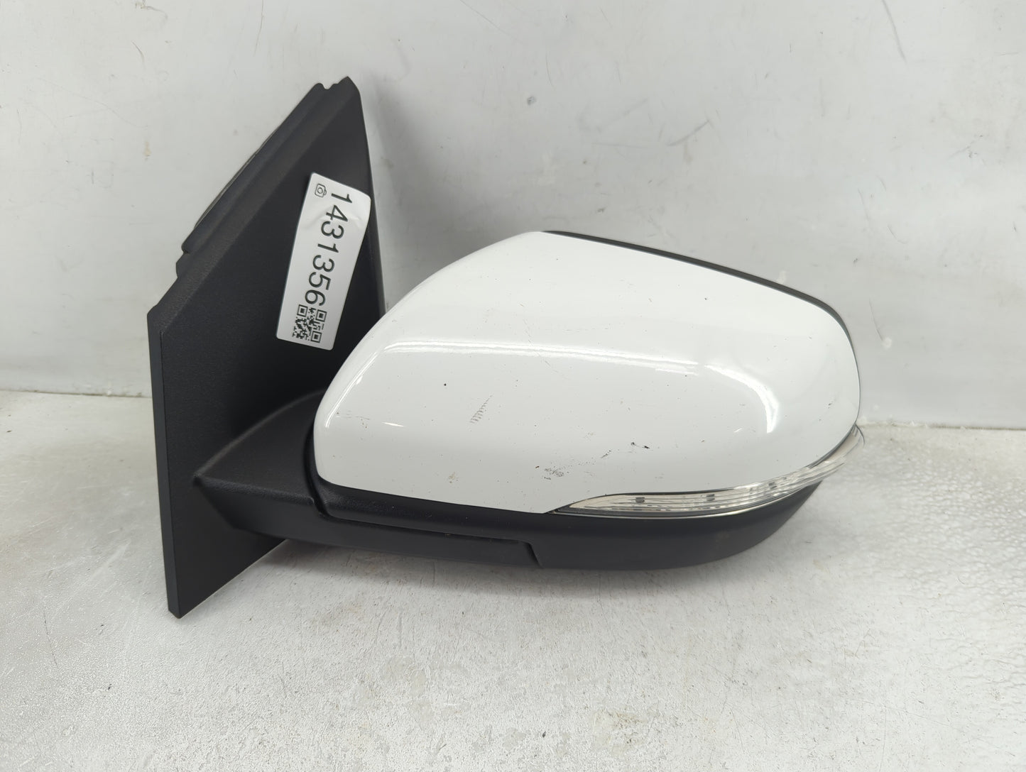 2015-2018 Ford Edge Driver Side View Mirror - Left Door Mirror OEM Used - Oemusedautoparts1.com