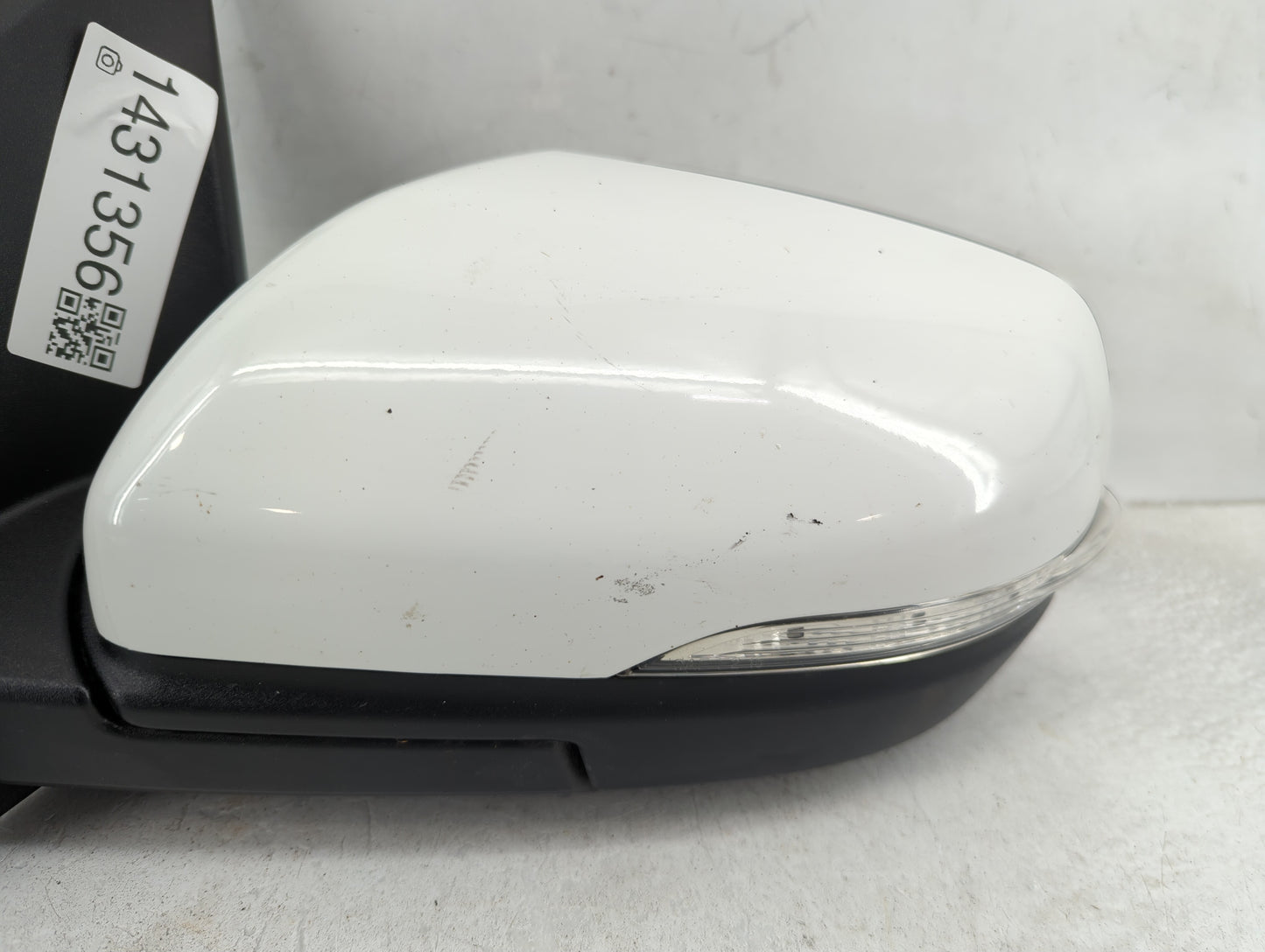 2015-2018 Ford Edge Driver Side View Mirror - Left Door Mirror OEM Used - Oemusedautoparts1.com