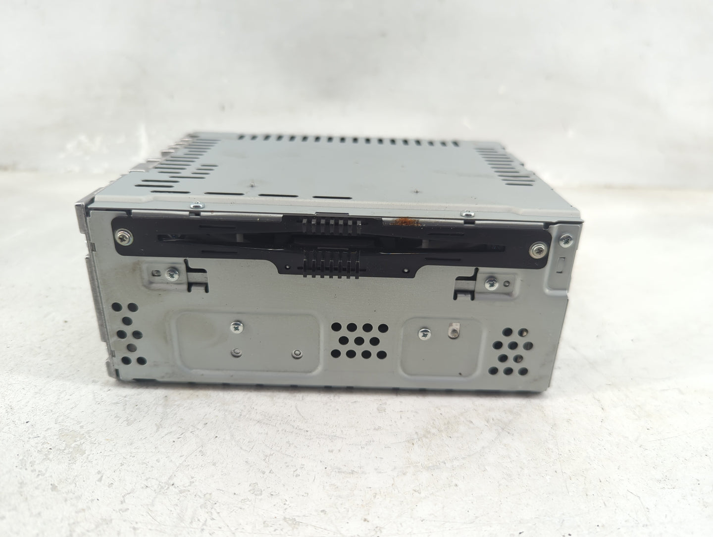2016-2018 Ford Edge Radio AM FM Cd Player Receiver Replacement Fits Fits 2016 2017 2018 OEM Used Auto Parts - Oemusedautopar