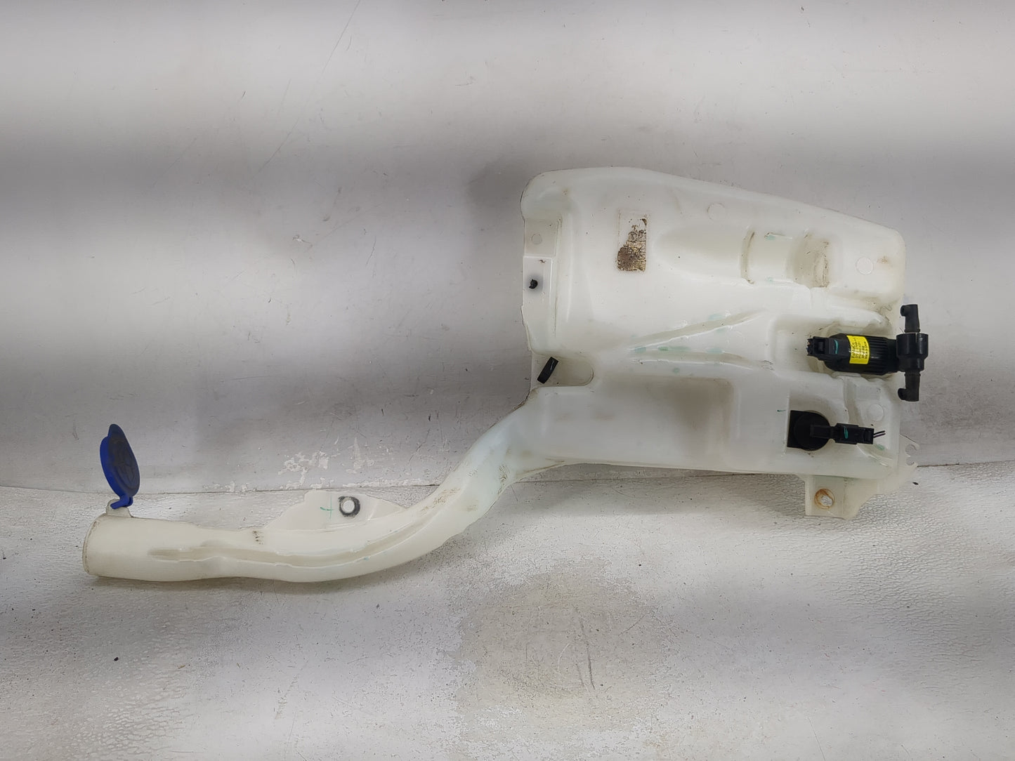 2016-2020 Ford Edge Windshield Washer Fluid Reservoir Bottle Oem 1474054 - Oemusedautoparts1.com