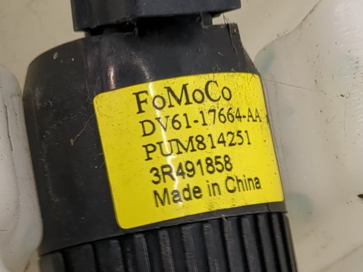 2016-2020 Ford Edge Windshield Washer Fluid Reservoir Bottle Oem 1474054 - Oemusedautoparts1.com
