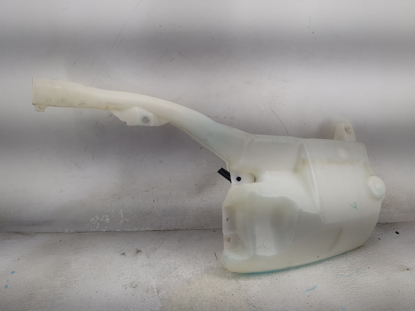 2016 Ford Edge Windshield Washer Fluid Reservoir Bottle Oem - Oemusedautoparts1.com