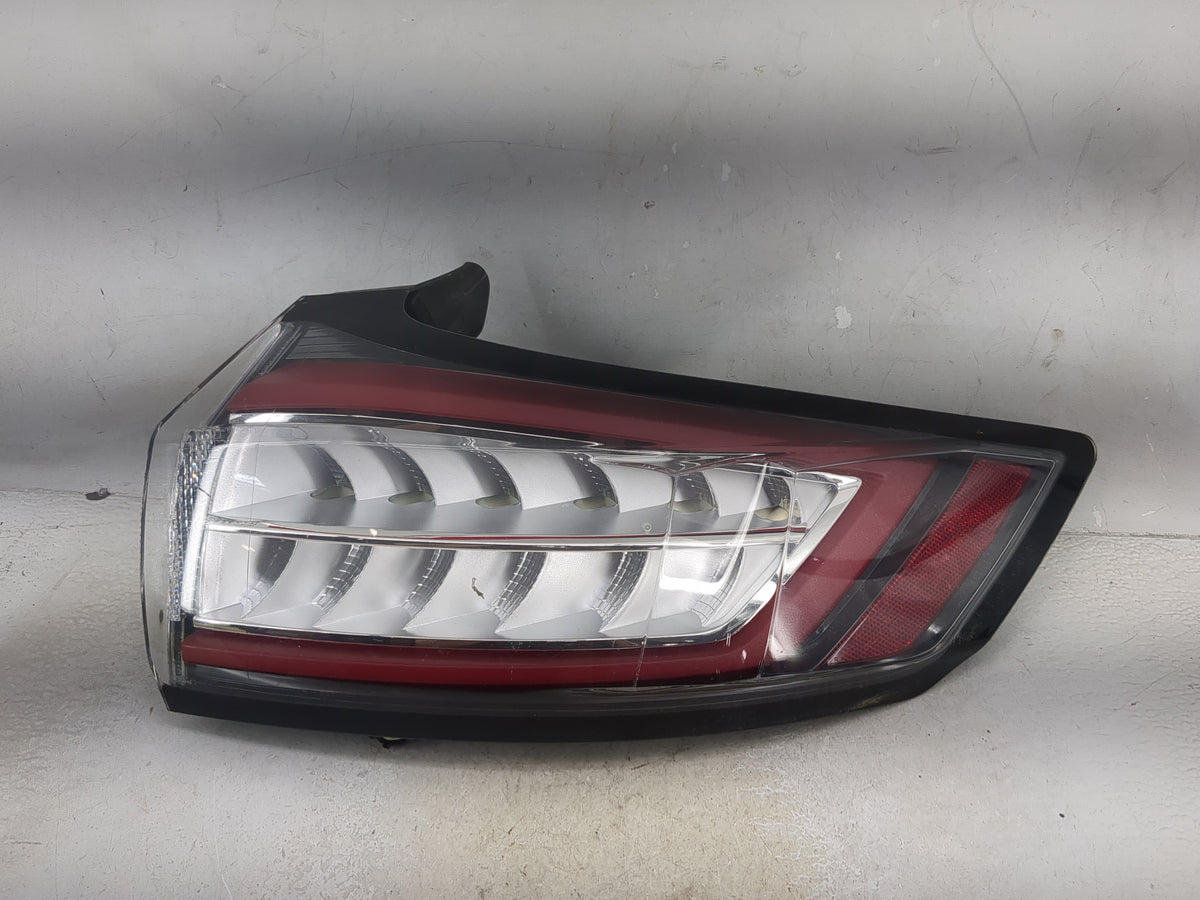 2015-2018 Ford Edge Tail Light Assembly Passenger Right OEM P/N:HT4B 13404 A HT4B 13404 AD Fits Fits 2015 2016 2017 2018 OEM