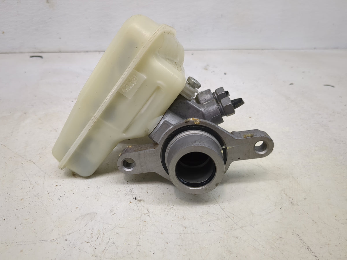 2015-2020 Ford Edge Brake Master Cylinder 1513016 - Oemusedautoparts1.com