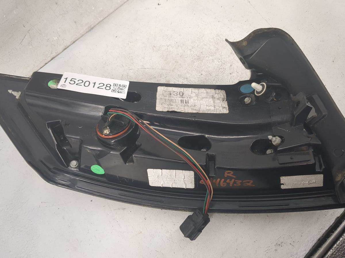 2015-2018 Ford Edge Tail Light Assembly Passenger Right OEM P/N:FT4B-13A04-D Fits Fits 2015 2016 2017 2018 OEM Used Auto Par