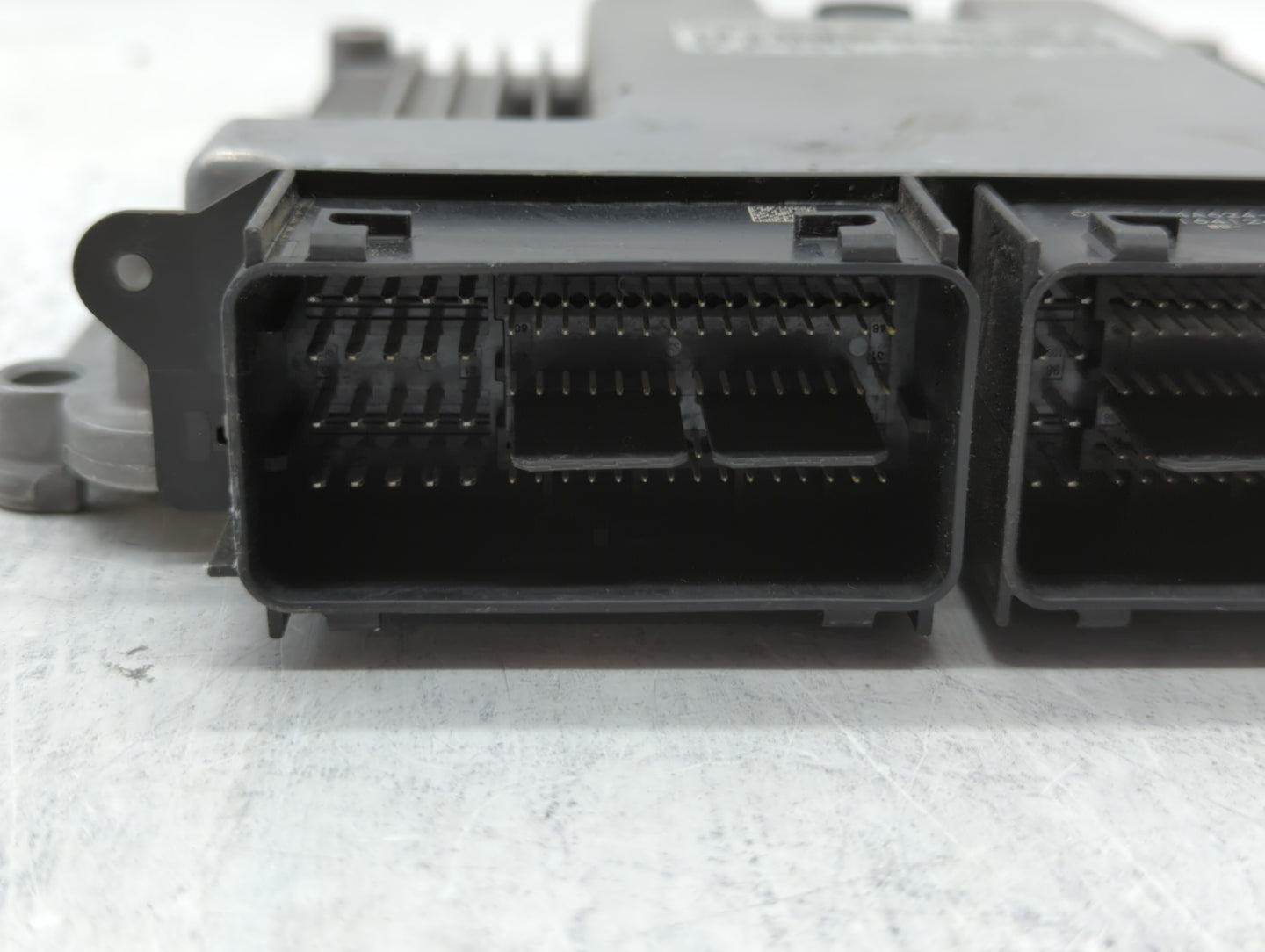 2015-2018 Ford Edge PCM Engine Control Computer ECU ECM PCU OEM P/N:F2GA-12A650-AEF G2GA-12A650-ARA Fits OEM Used Auto Parts