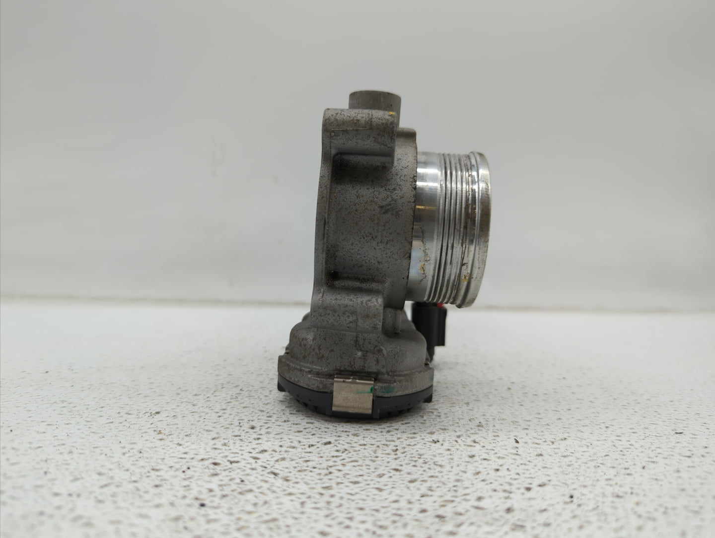 2015-2018 Ford Edge Throttle Body P/N:DS7E-9F991-BB Fits Fits 2014 2015 2016 2017 2018 2019 OEM Used Auto Parts - Oemusedaut