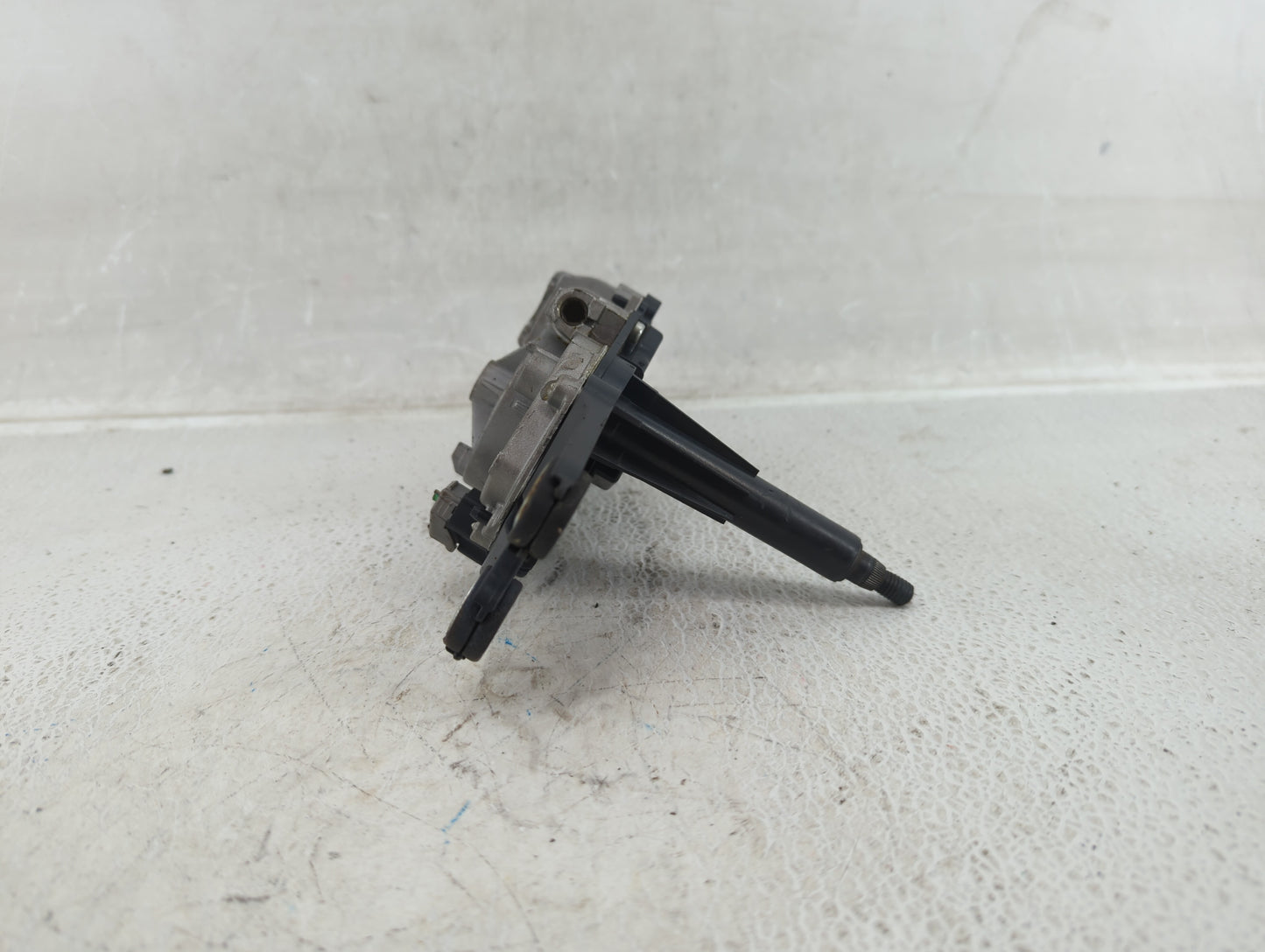 2016 Ford Edge Front Windshield Wiper Motor P/N:FK7B-17404-AA Fits OEM Used Auto Parts - Oemusedautoparts1.com