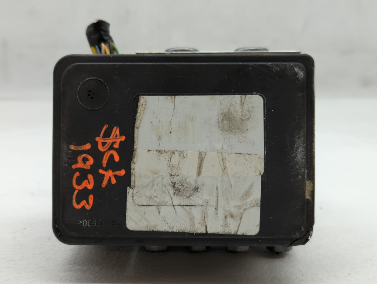 2015-2018 Ford Edge ABS Pump Control Module Replacement P/N:F2GC-2C405-AG Fits Fits 2015 2016 2017 2018 OEM Used Auto Parts 