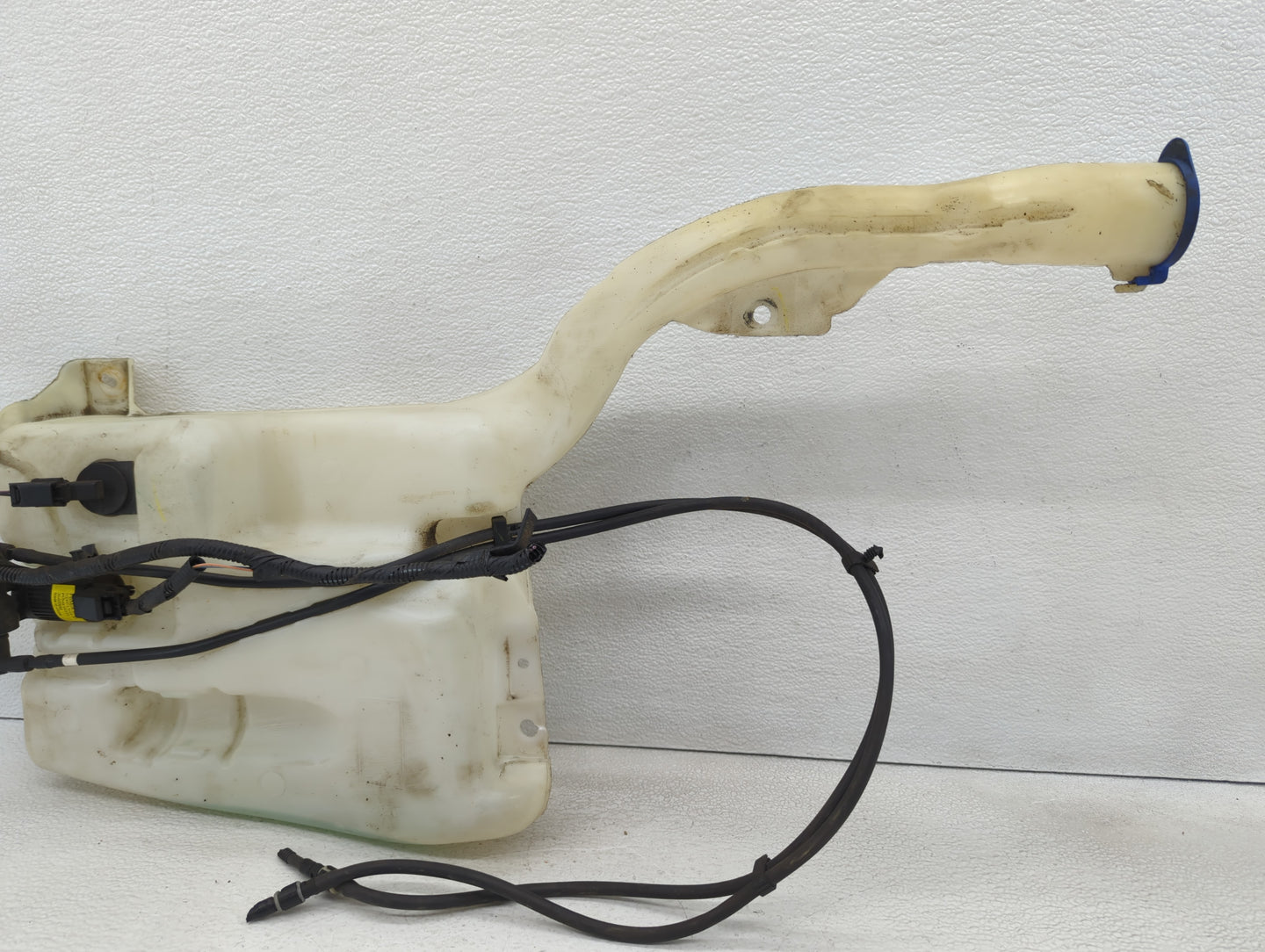 2016-2020 Ford Edge Windshield Washer Fluid Reservoir Bottle 576246 - Oemusedautoparts1.com