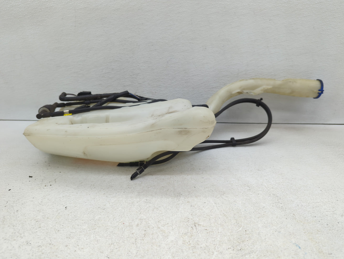2016-2020 Ford Edge Windshield Washer Fluid Reservoir Bottle 576246 - Oemusedautoparts1.com