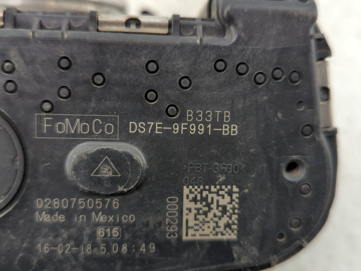 2015-2018 Ford Edge Throttle Body P/N:DS7E-9F991-BB Fits Fits 2014 2015 2016 2017 2018 2019 2020 2021 2022 OEM Used Auto Par
