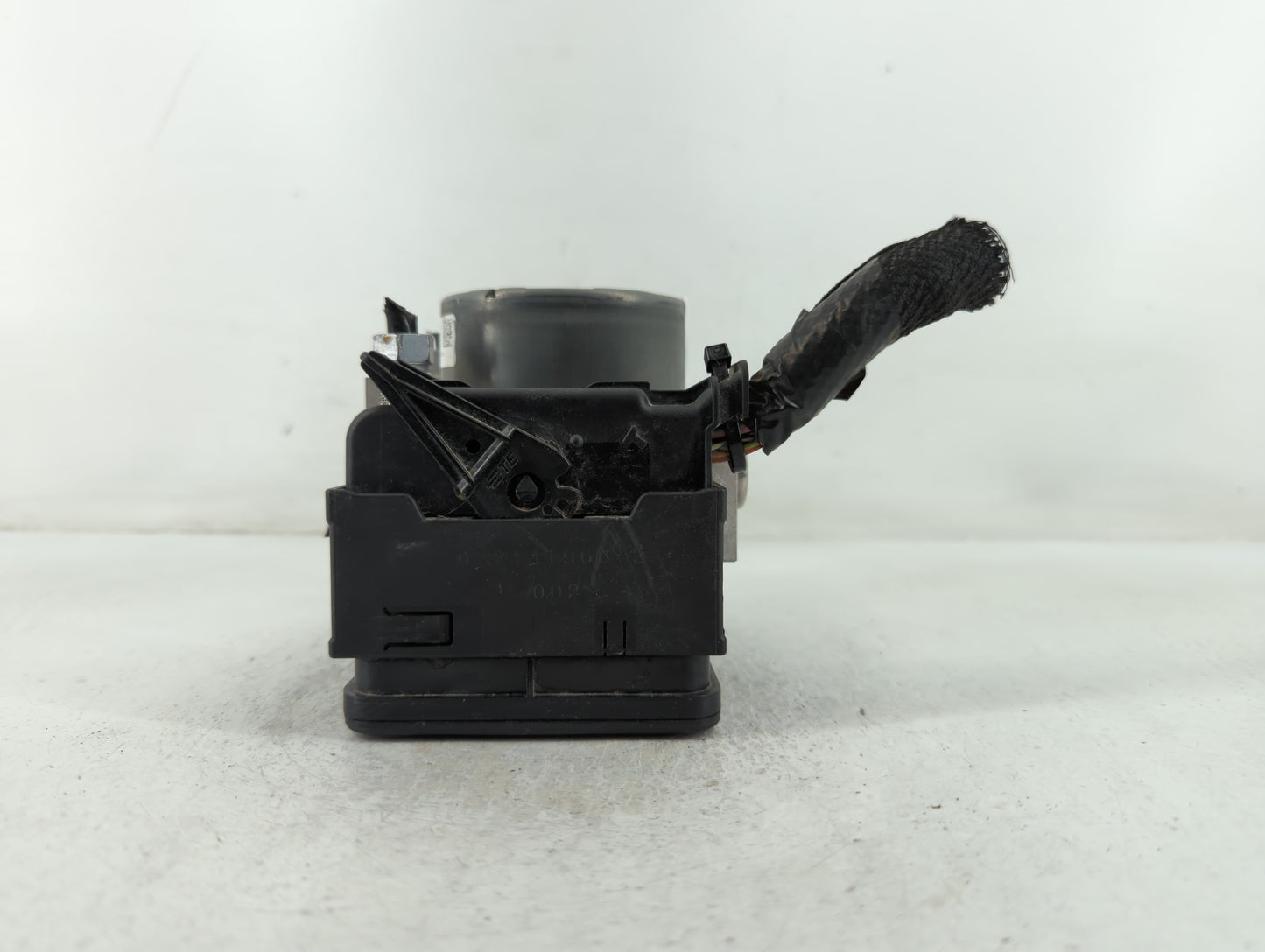 2015-2018 Ford Edge ABS Pump Control Module Replacement P/N:F2GC-2C405-AG Fits Fits 2015 2016 2017 2018 OEM Used Auto Parts 