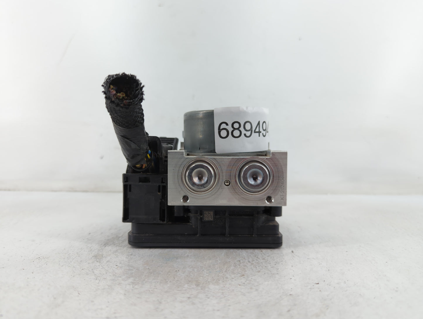 2015-2018 Ford Edge ABS Pump Control Module Replacement P/N:F2GC-2C405-AG Fits Fits 2015 2016 2017 2018 OEM Used Auto Parts 