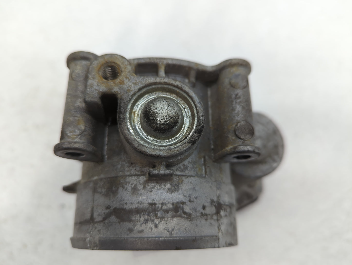 2011-2018 Ford Edge Throttle Body P/N:131424004184 AT4E-EH Fits Fits 2011 2012 2013 2014 2015 2016 2017 2018 2019 OEM Used A