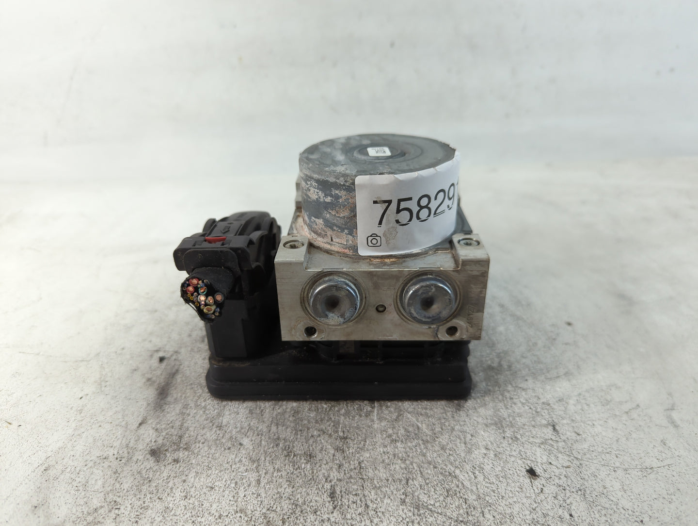 2015-2018 Ford Edge ABS Pump Control Module Replacement P/N:84342052 Fits Fits 2015 2016 2017 2018 OEM Used Auto Parts - Oem