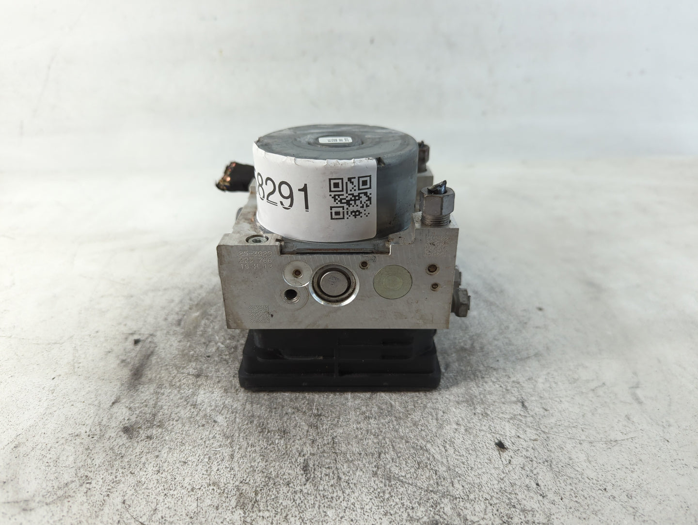 2015-2018 Ford Edge ABS Pump Control Module Replacement P/N:84342052 Fits Fits 2015 2016 2017 2018 OEM Used Auto Parts - Oem