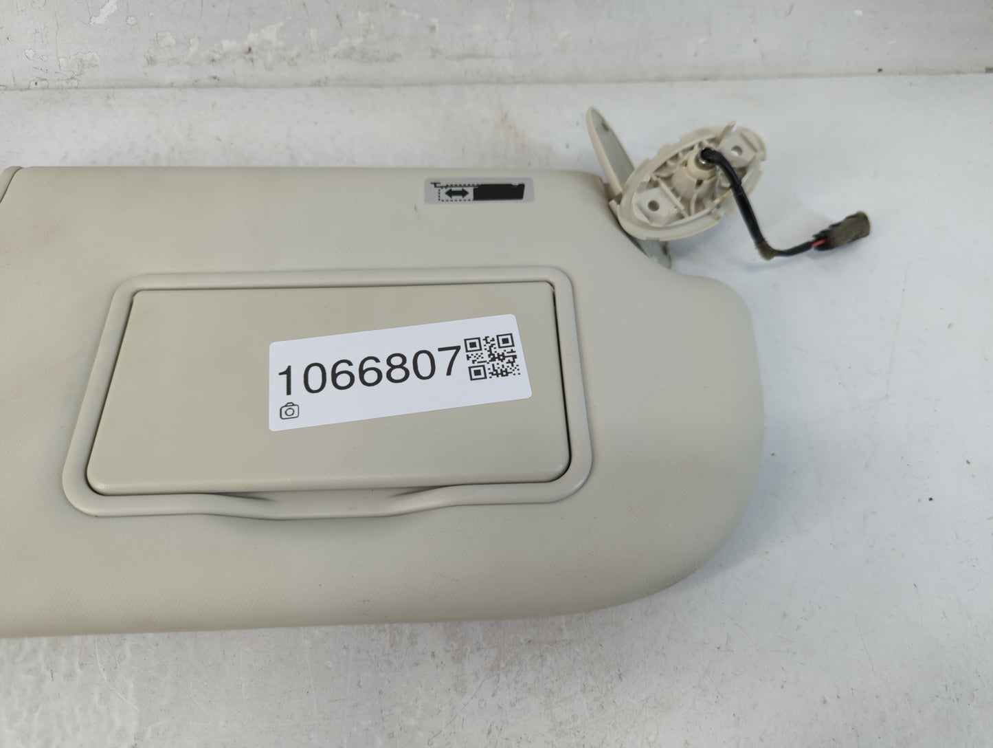 2013-2019 Ford Escape Sun Visor Shade Replacement Passenger Right Mirror Fits Fits 2013 2014 2015 2016 2017 2018 2019 OEM Us
