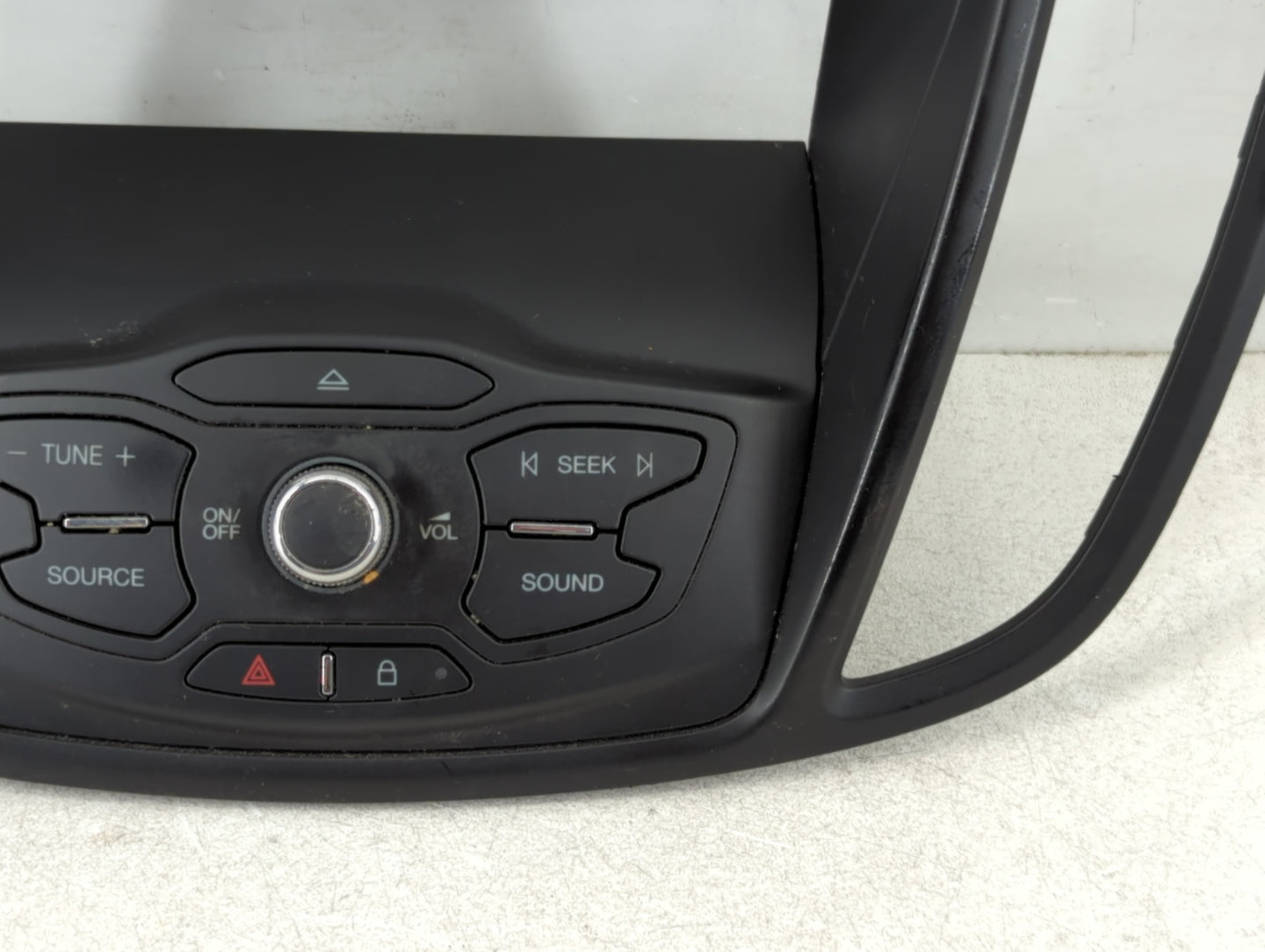 2013-2016 Ford Escape Radio AM FM Cd Player Receiver Replacement P/N:CJ54-18835-CCW CJ5T-19C107-HC Fits Fits 2013 2014 2015 