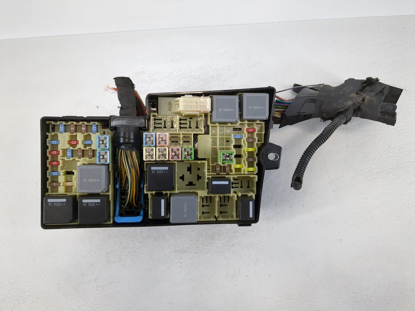 2013-2016 Ford Escape Fusebox Fuse Box Panel Relay Module P/N:AV6T-14A067-AD Fits Fits 2013 2014 2015 2016 OEM Used Auto Par