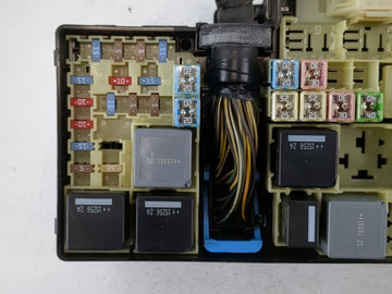 2013-2016 Ford Escape Fusebox Fuse Box Panel Relay Module P/N:AV6T-14A067-AD Fits Fits 2013 2014 2015 2016 OEM Used Auto Parts