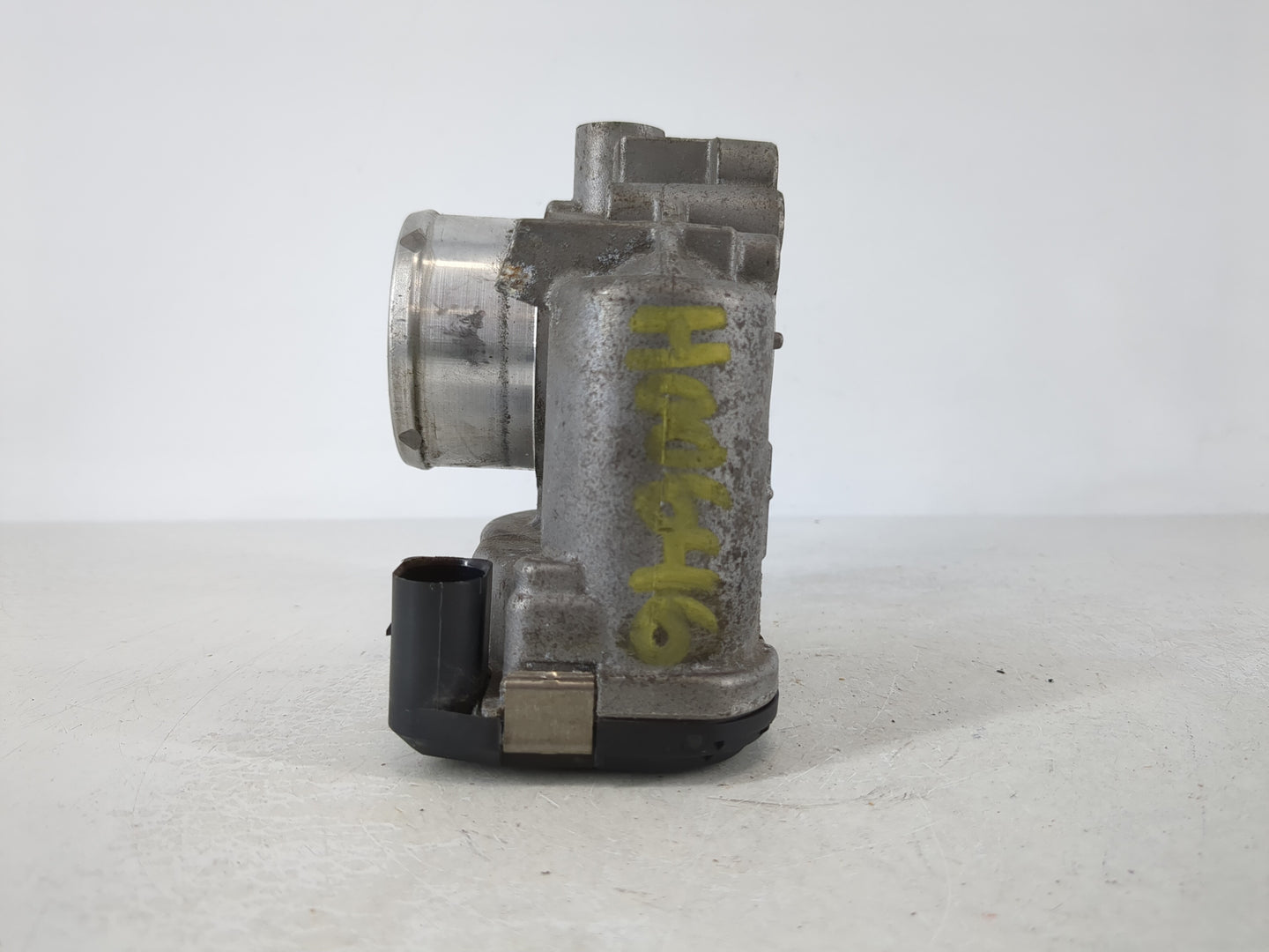 2013-2016 Ford Escape Throttle Body P/N:7S7G-9F991-CA Fits Fits 2013 2014 2015 2016 2017 2018 2019 OEM Used Auto Parts - Oem
