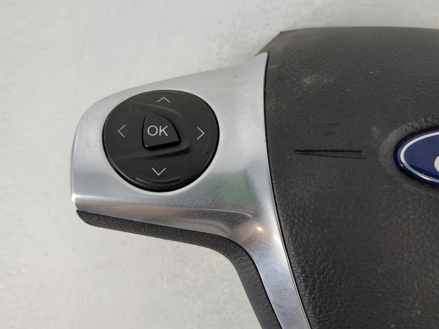 2015-2016 Ford Escape Air Bag Driver Left Steering Wheel Mounted P/N:EJ54 A042B85 BA3 Fits Fits 2015 2016 OEM Used Auto Part
