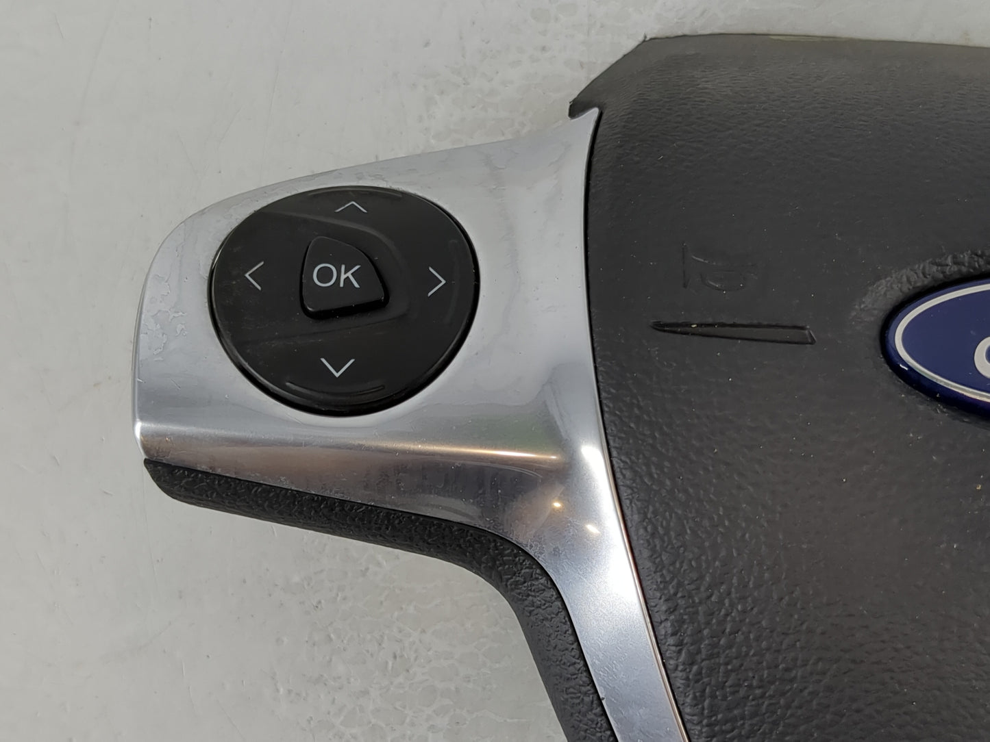 2015-2016 Ford Escape Air Bag Driver Left Steering Wheel Mounted P/N:EJ54 A042B85 BA Fits Fits 2015 2016 OEM Used Auto Parts