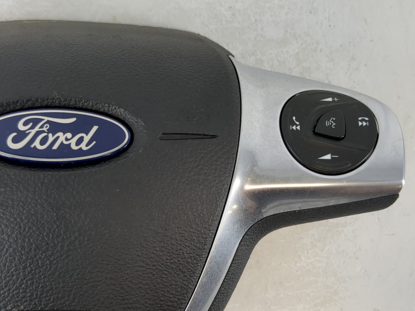 2015-2016 Ford Escape Air Bag Driver Left Steering Wheel Mounted P/N:EJ54 A042B85 BA Fits Fits 2015 2016 OEM Used Auto Parts