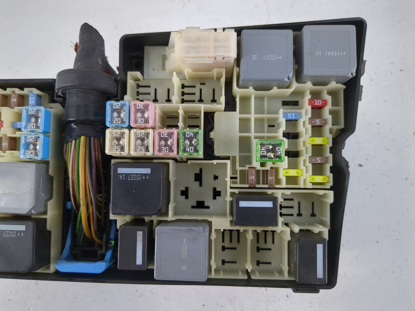 2013-2016 Ford Escape Fusebox Fuse Box Panel Relay Module P/N:AV6T-14A067-AD E02345500 Fits Fits 2013 2014 2015 2016 OEM Use
