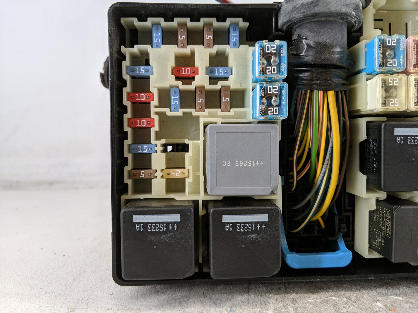2013-2016 Ford Escape Fusebox Fuse Box Panel Relay Module P/N:AV6T-14A067-AD Fits Fits 2013 2014 2015 2016 OEM Used Auto Par