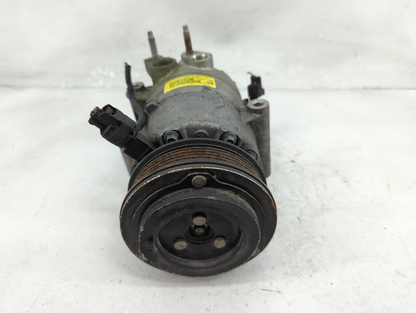 2013-2016 Ford Escape Air Conditioning A/c Ac Compressor Oem 1233975 - Oemusedautoparts1.com