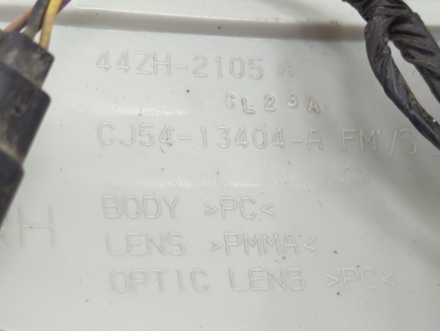 2013-2016 Ford Escape Tail Light Assembly Passenger Right OEM Fits Fits 2013 2014 2015 2016 OEM Used Auto Parts - Oemusedaut