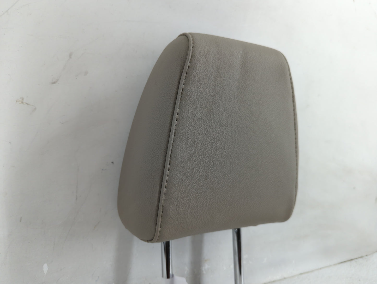 2016 Ford Escape Headrest Head Rest Front Driver Passenger Seat Fits OEM Used Auto Parts - Oemusedautoparts1.com