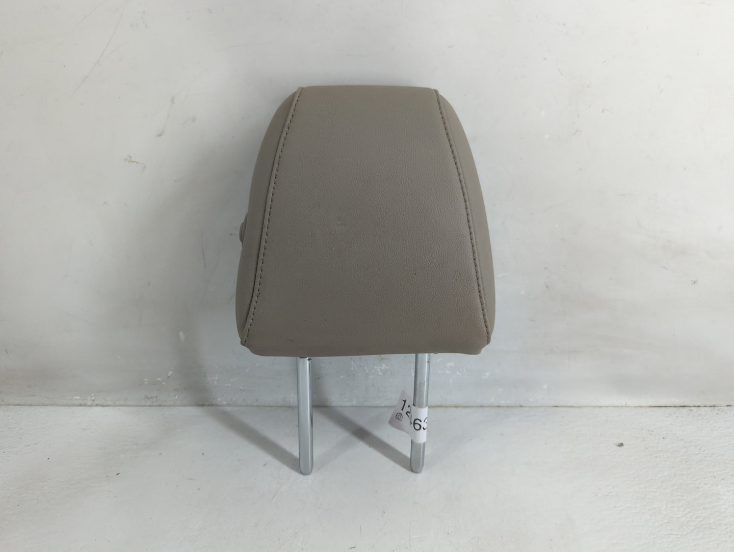 2016 Ford Escape Headrest Head Rest Front Driver Passenger Seat Fits OEM Used Auto Parts - Oemusedautoparts1.com