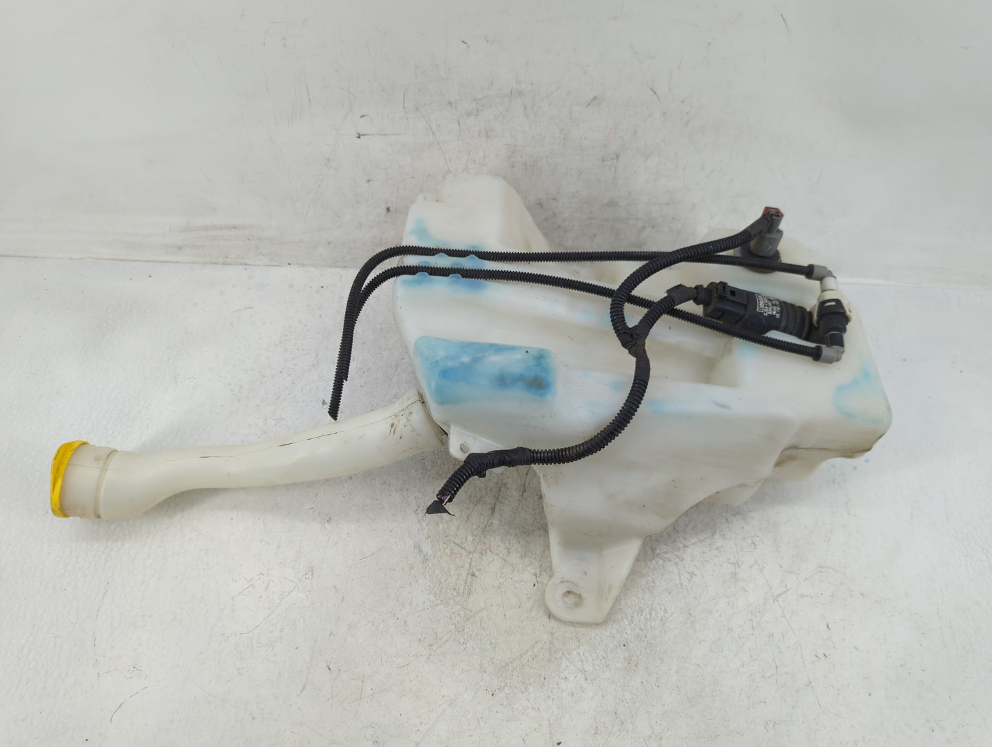 2015-2019 Ford Escape Windshield Washer Fluid Reservoir Bottle Oem - Oemusedautoparts1.com