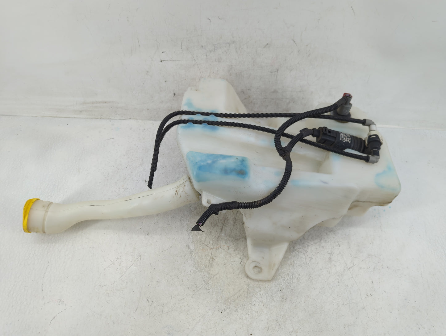 2015-2019 Ford Escape Windshield Washer Fluid Reservoir Bottle Oem - Oemusedautoparts1.com