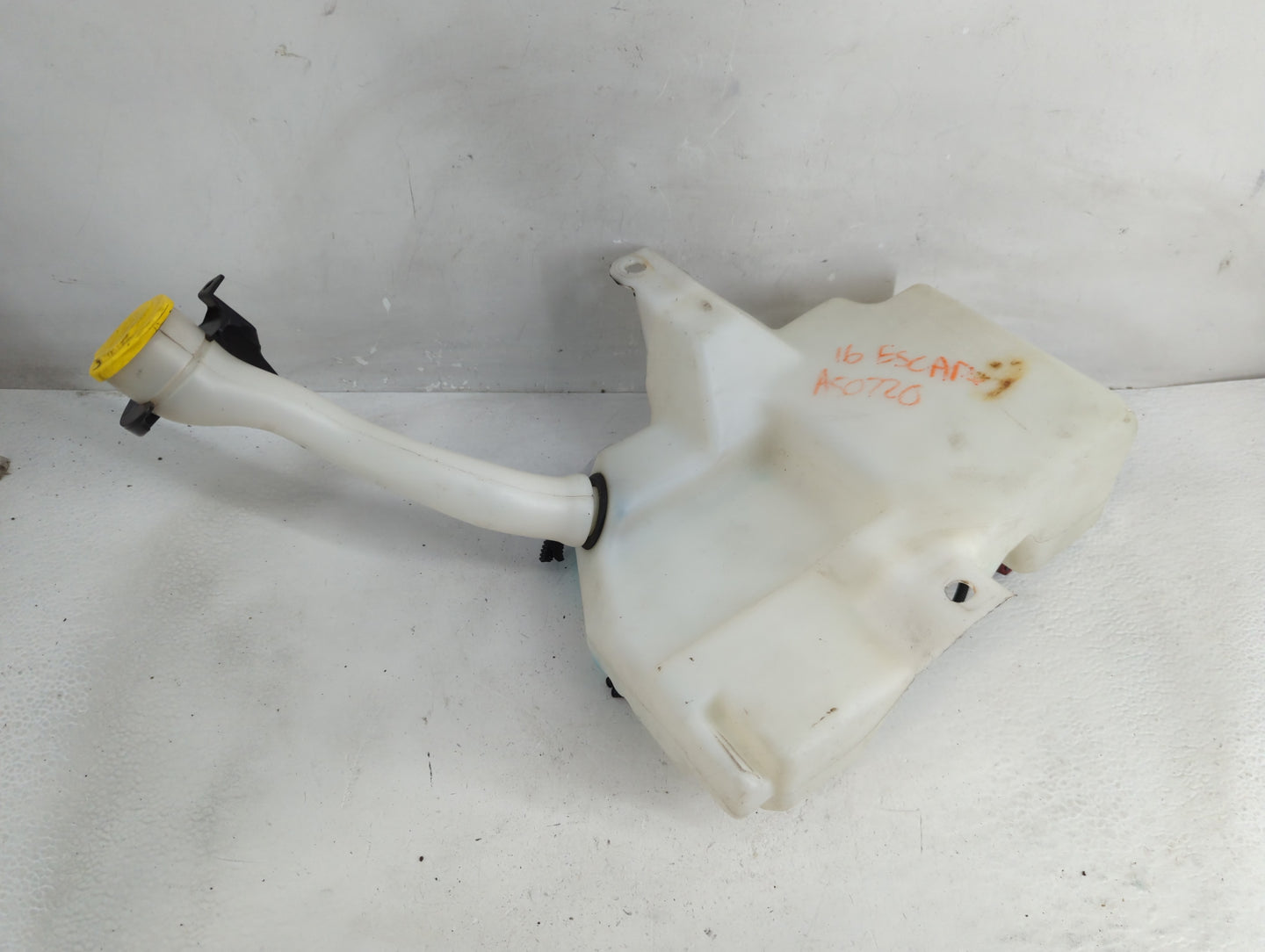 2015-2019 Ford Escape Windshield Washer Fluid Reservoir Bottle Oem - Oemusedautoparts1.com