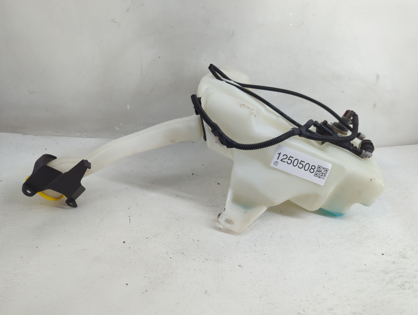 2015-2019 Ford Escape Windshield Washer Fluid Reservoir Bottle Oem - Oemusedautoparts1.com