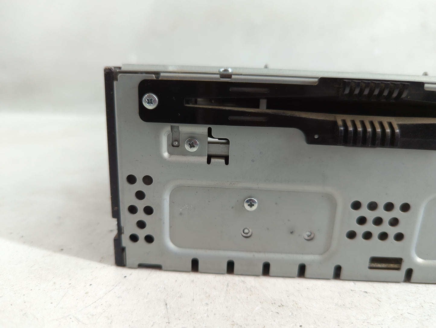 2016 Ford Escape Radio AM FM Cd Player Receiver Replacement P/N:CQ-FJ12E2UME Fits OEM Used Auto Parts - Oemusedautoparts1.co