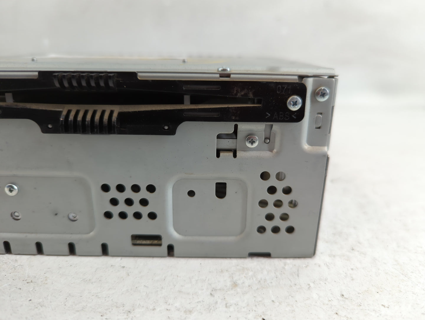 2016 Ford Escape Radio AM FM Cd Player Receiver Replacement P/N:CQ-FJ12E2UME Fits OEM Used Auto Parts - Oemusedautoparts1.co