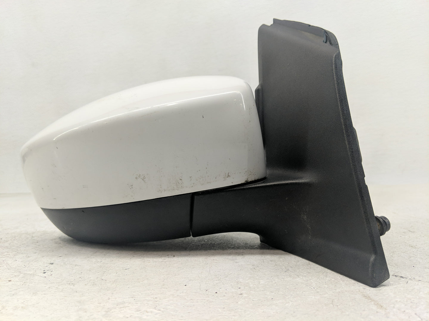 2013-2016 Ford Escape Passenger Side View Mirror - Right Door Mirror OEM Used - Oemusedautoparts1.com