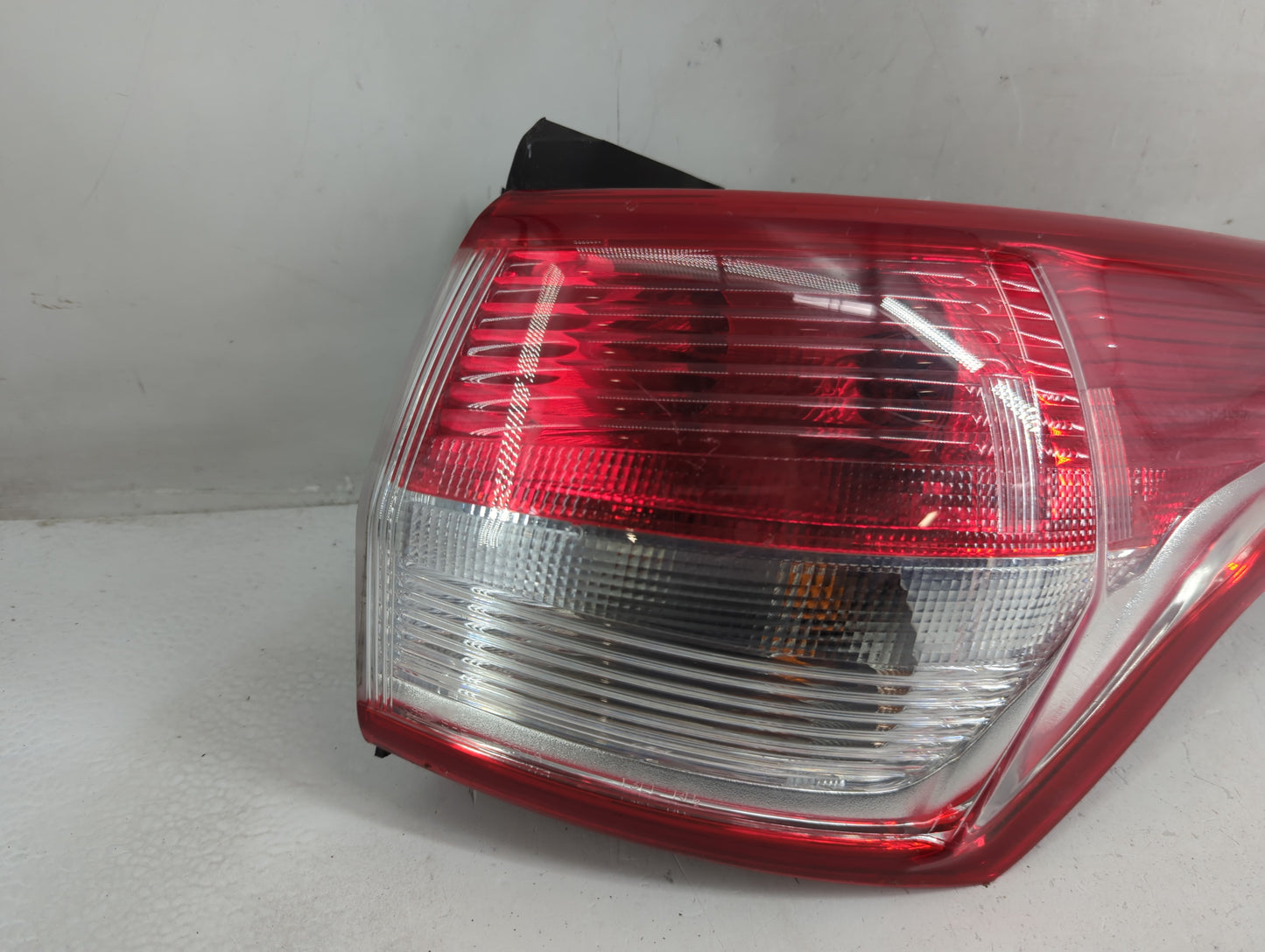 2013-2016 Ford Escape Tail Light Assembly Passenger Right OEM P/N:44ZH-2105 CJ54-13404-A, GL23A Fits Fits 2013 2014 2015 201